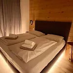 Sonnberg - Entspannung Pur Im Luxus Mit Whirlpool-sauna