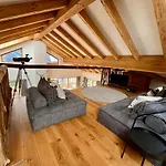 Sonnberg - Entspannung Pur Im Luxus Mit Whirlpool-sauna Ferienhaus