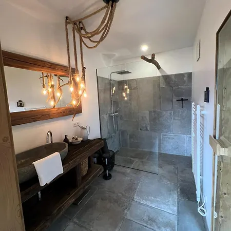 Sonnberg - Entspannung Pur Im Luxus Mit Whirlpool-sauna Semesterbostad Lachtal