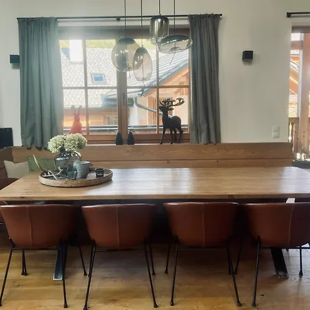 Sonnberg - Entspannung Pur Im Luxus Mit Whirlpool-sauna Ferienhaus