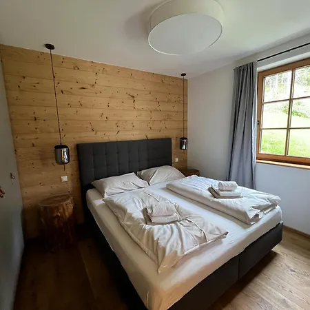 Sonnberg - Entspannung Pur Im Luxus Mit Whirlpool-sauna Ferienhaus