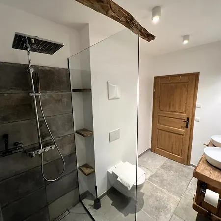 Semesterbostad Sonnberg - Entspannung Pur Im Luxus Mit Whirlpool-sauna