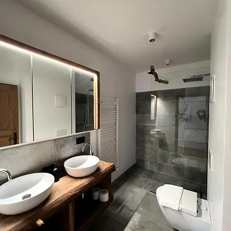 Sonnberg - Entspannung Pur Im Luxus Mit Whirlpool-sauna Semesterbostad *